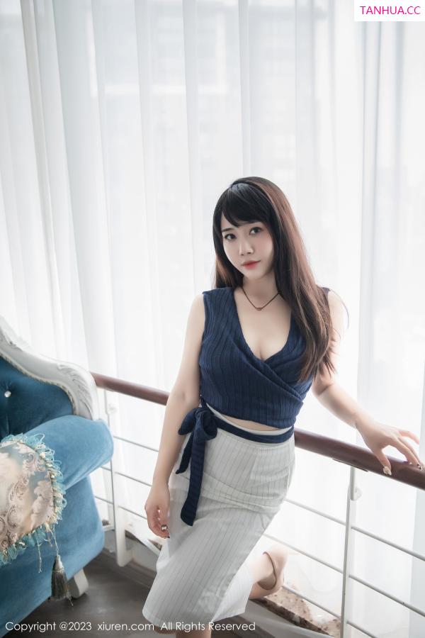   [XiuRen]高清写真图 2023.02.16 No.6272 严利娅Yuliya 短裙美腿第16张图片